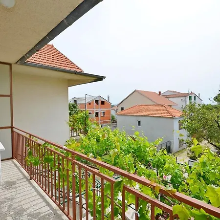 Nera Apartamento Vodice